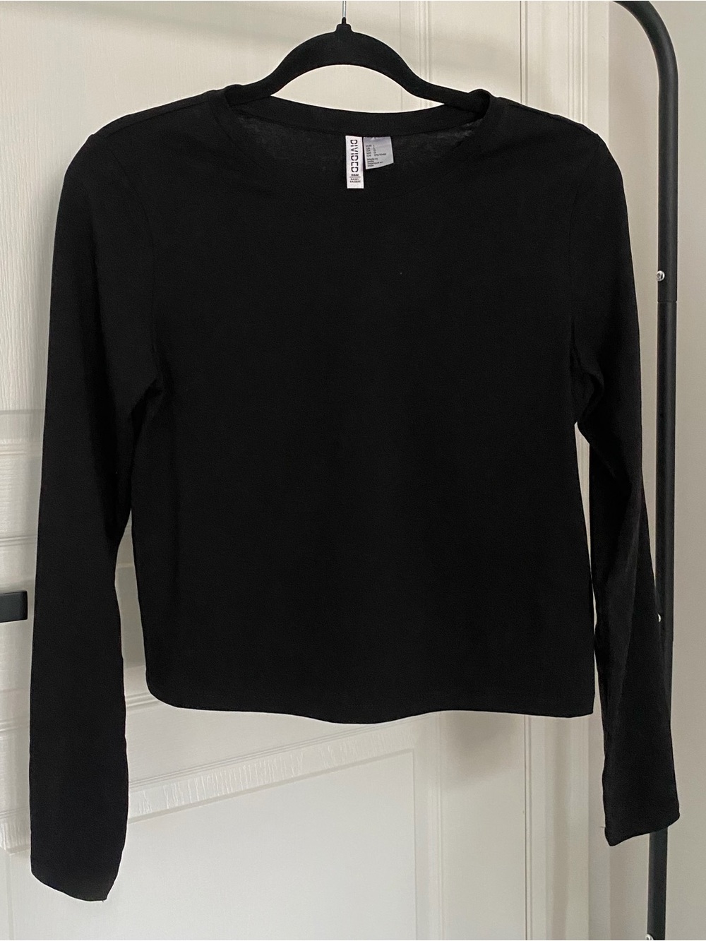H&M Black Long-Sleeve Crewneck Top